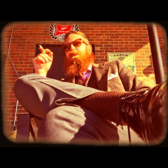 Connecting you with the rare, vintage, and luxury - Picture 7 of 7